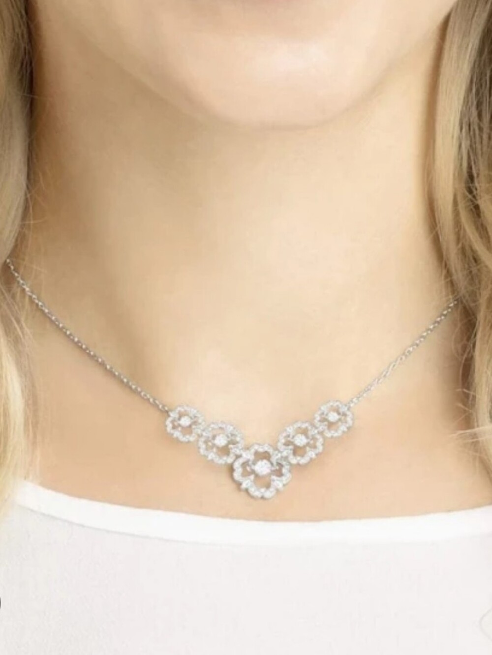 Swarovski Sparkling Dance Necklace Floral Shape Crystal- Excellent Condition
